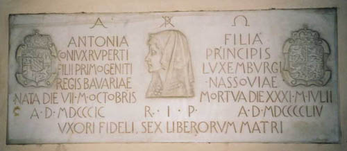 Monument to Queen Antonia