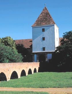 Sarvar Castle entrance